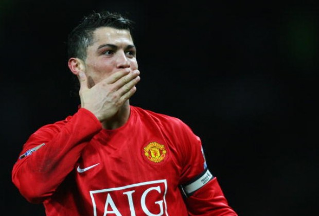 CRISTIANO RONALDO kommer til å bruke trøye nummer 7 i Manchester United igjen